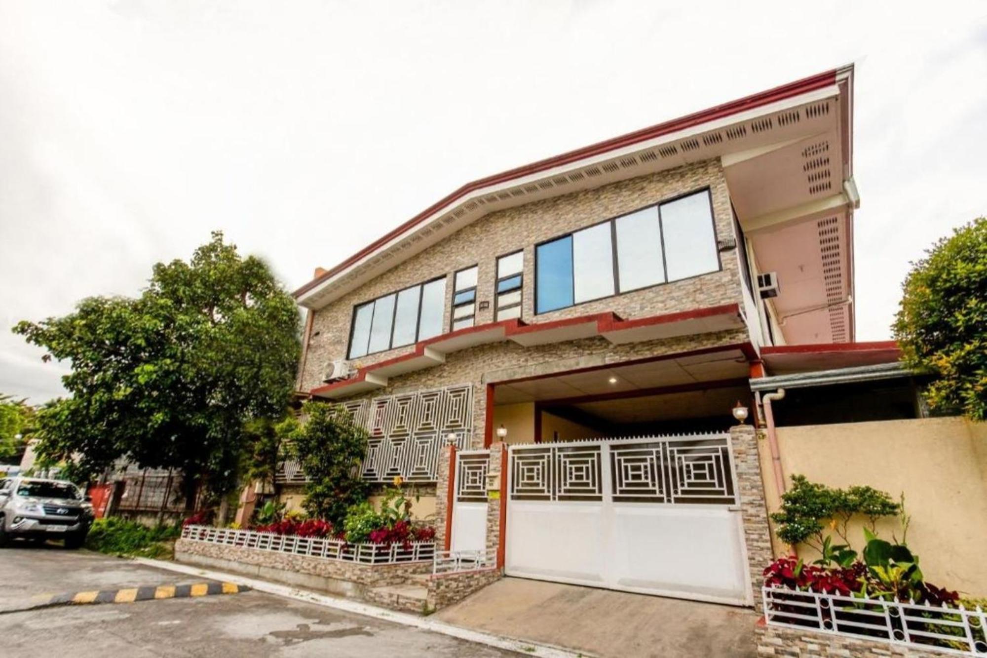 La Belladoza Near Airport Hotel Paranaque City Eksteriør billede
