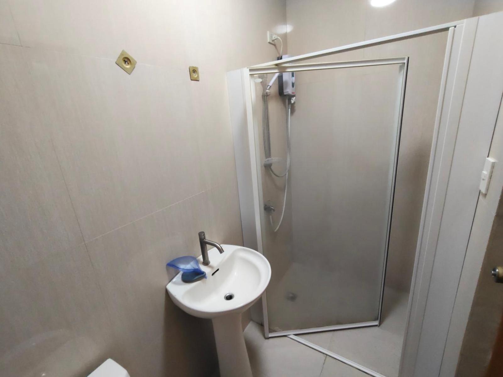 La Belladoza Near Airport Hotel Paranaque City Eksteriør billede