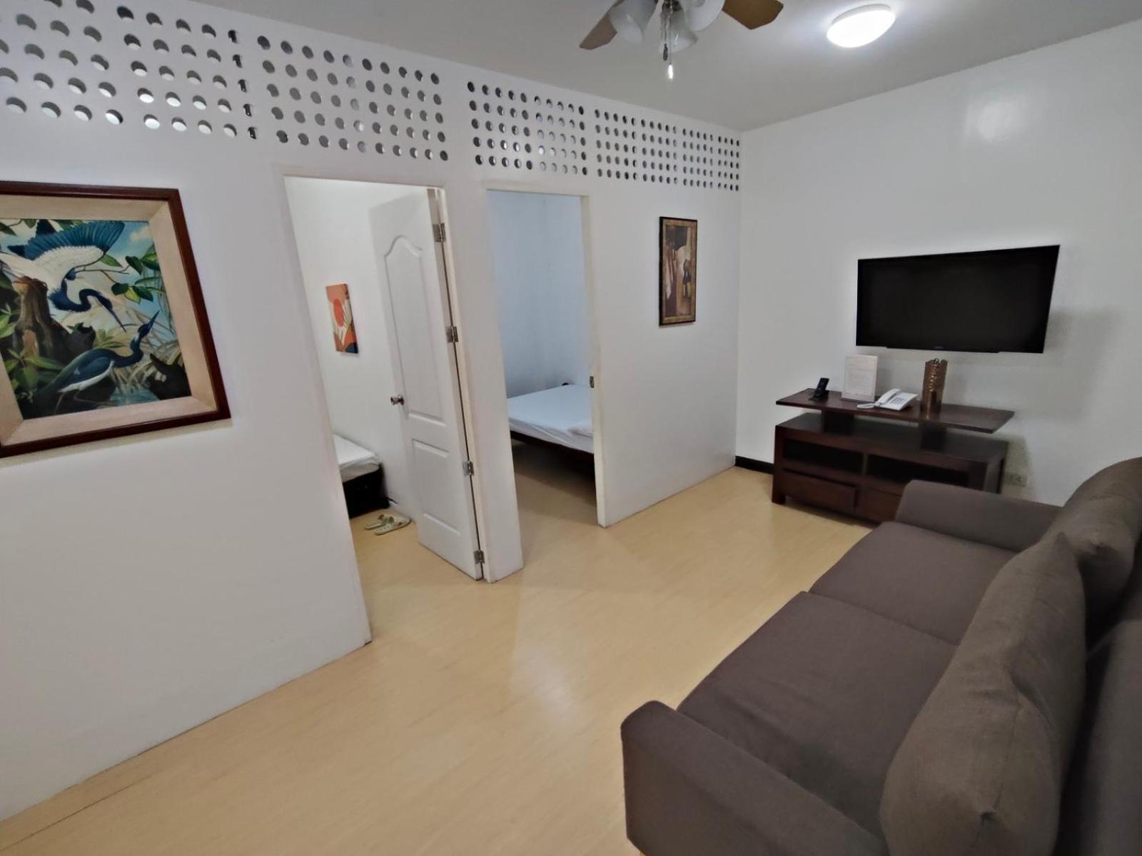 La Belladoza Near Airport Hotel Paranaque City Eksteriør billede