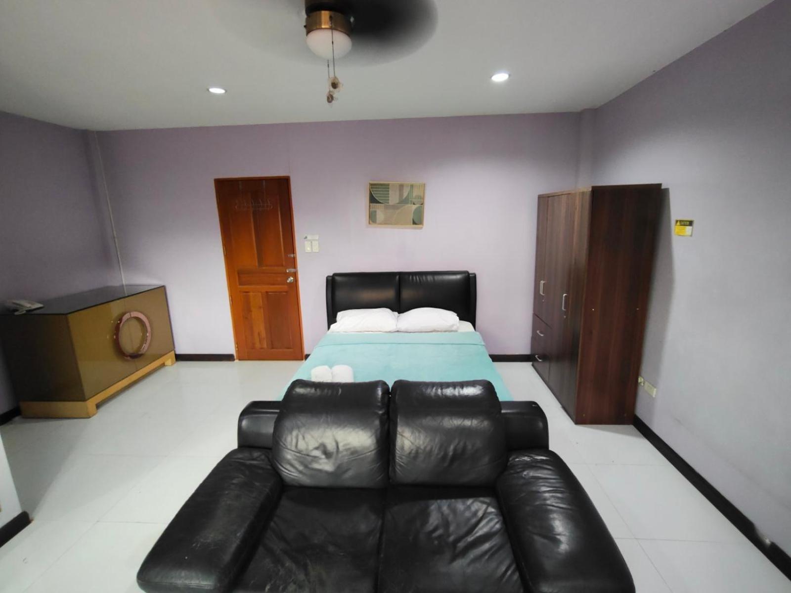 La Belladoza Near Airport Hotel Paranaque City Eksteriør billede